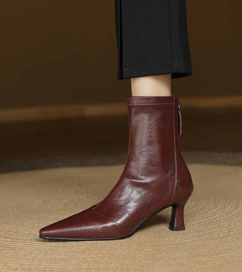 Fulvia | Minimal Leather Ankle Boots with Mid Heel