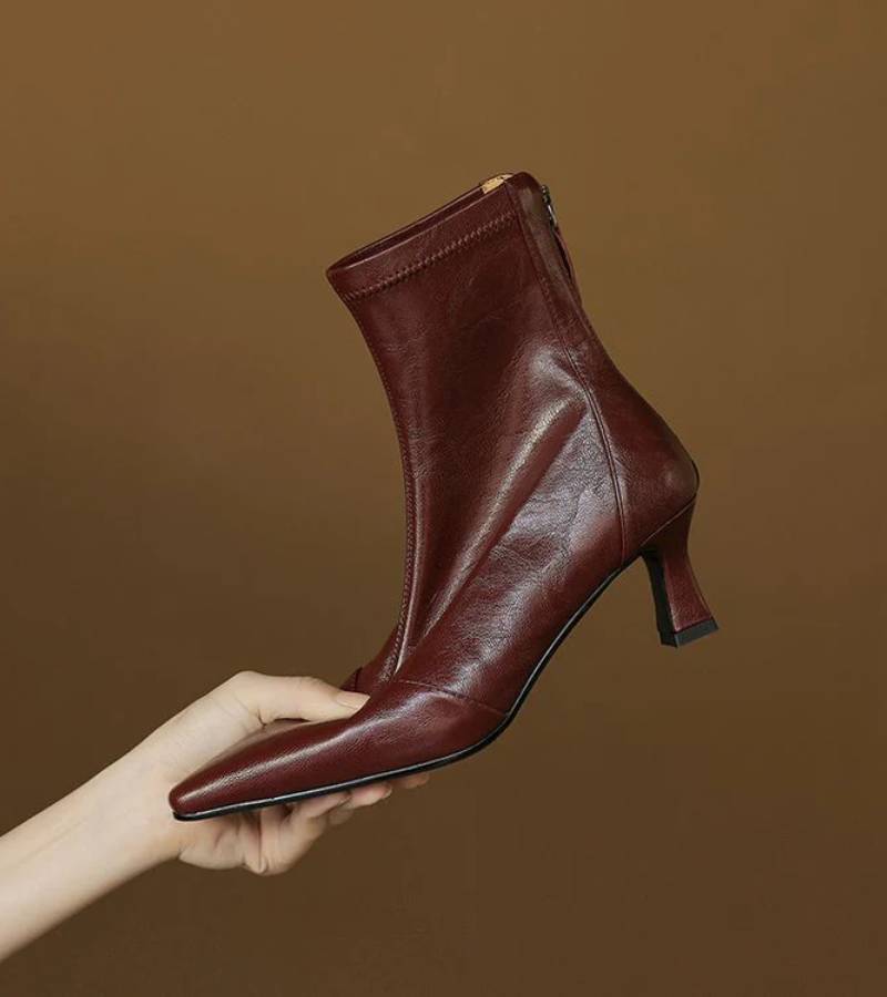 Fulvia | Minimal Leather Ankle Boots with Mid Heel