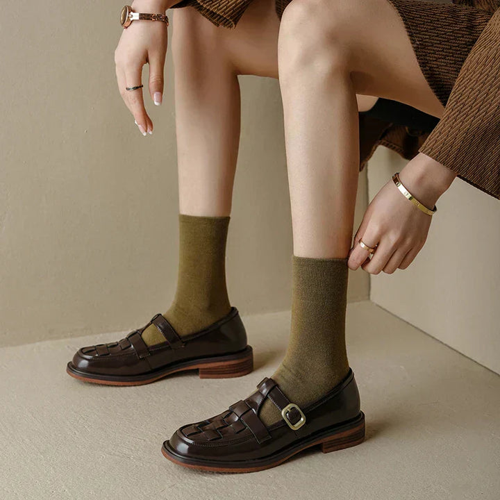 ISAVA | VINTAGE-STYLE RETRO FLATS